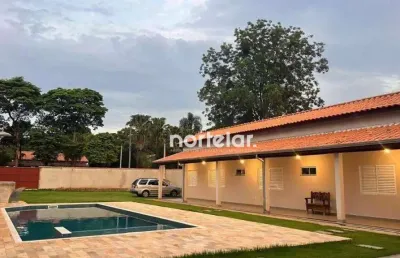 Linda chácara em condomínio fechado à venda na cidade de tatuí-sp