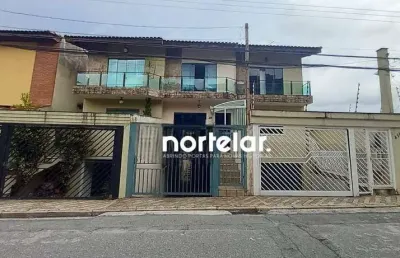 Sobrado à venda, 126 m², 2 quartos, 3 banheiros, 2 suítes