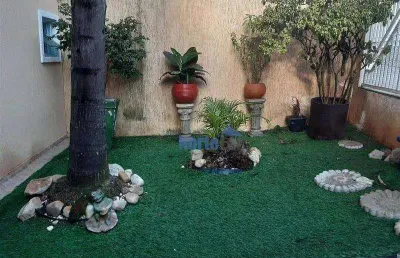 Sobrado a venda 3 dormitórios sendo 1 suite.3 banheiros no horto  florestal