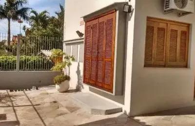 Casa com 2 quartos à venda na Rua Padre João Batista Reus, 2443, Vila Conceição, Porto Alegre