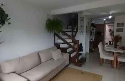 Casa com 2 quartos à venda na Rua Giobatta Giuseppe Petracco, 411, Vila Nova, Porto Alegre