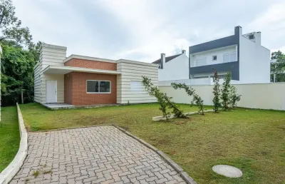 Condomínio com apenas quatro casas térreas com muito espaço interno e patio priv