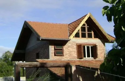 Casa com 3 quartos à venda na Rua Tapera, 385, Campo Novo, Porto Alegre