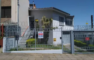 Zona estritamente residencial ,casa ampla e muito bem construída