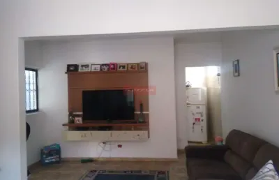 Sobrado em vila, em excelente localização. agende uma visita!!