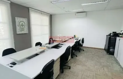 Sala comercial com 3 salas para alugar na Vila Cordeiro, São Paulo 