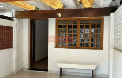 Sobrado para locação na ch sto antonio, com 2 dorm, sala ampla, coz, 1 banh, 1 vga, edicula c/ banh
