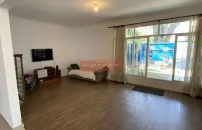 Agradável casa no brooklin, 4 dorm, 2 salas, 4 dorm e até 7 vagas.