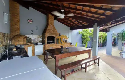 Casa com 3 dorms, caiçara, praia grande - r$ 1.5 mi, cod: 8303