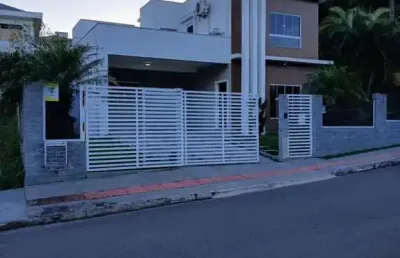 Casa alto padrão para venda em palhoça, pedra branca, 4 dormitórios, 1 suíte, 3 banheiros, 2 vagas