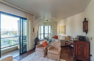 Apartamento residencial na região de moema com 172m²