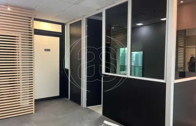 Sala comercial com 3 salas para alugar na Rua Barão do Triunfo, 612, Brooklin Paulista, São Paulo