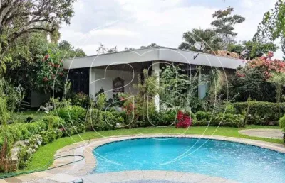 Casa térrea 4 dormitórios e muito jardim no jardim dos estados