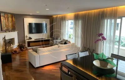 Moema- 465,00 m²linda casa em condomínio prox. ao clube sírio.