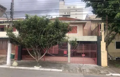 Casa espetacular, em ótima localização, com espaço de salão de festa