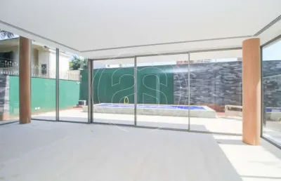 Casa em condomínio fechado de altíssimo padrão à venda, 779 m² úteis.