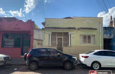 Casa antiga, em corredor comercial, rua paraíba, entre as ruas capitão salomão e padre euclides, ideal para atividade comercial.