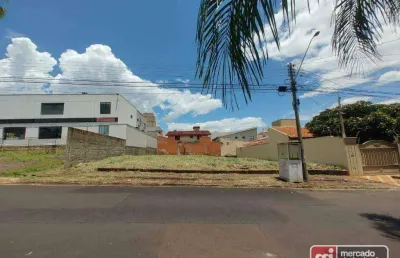 Excelente terreno em área residencial ou comercial  com 600m², plano, distante duas quadras da avenida joão fiúsa.