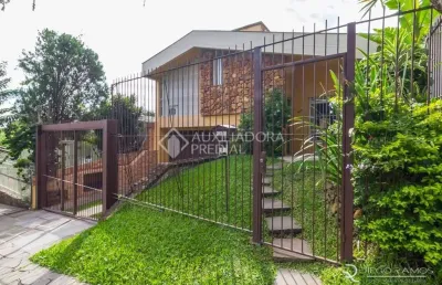 Casa em condomínio fechado com 3 quartos à venda na rua cláudio manoel da costa, 140, jardim itu sabará, porto alegre, 262 m2 por r$ 899.000