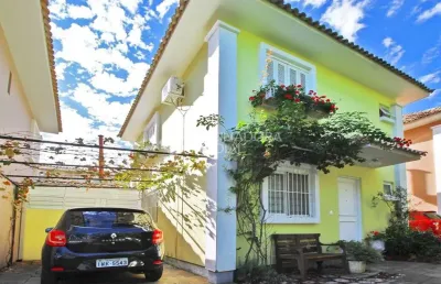 Casa em condomínio fechado com 3 quartos à venda na rua landel de moura, 2541, tristeza, porto alegre, 105 m2 por r$ 650.000