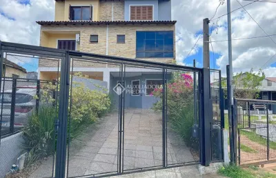 Casa com 3 quartos à venda na rua dos carijós, 324, espírito santo, porto alegre, 187 m2 por r$ 699.000