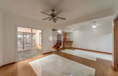 Casa com 3 quartos à venda na travessa nossa senhora de lourdes, 257, tristeza, porto alegre, 234 m2 por r$ 1.100.000