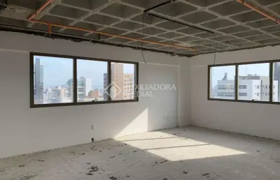 Sala comercial à venda na avenida lageado, 1212, petrópolis, porto alegre, 41 m2 por r$ 539.000
