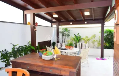 Apartamento com 4 quartos à venda na rua madalena barbi, 39, centro, florianópolis, 129 m2 por r$ 1.900.000
