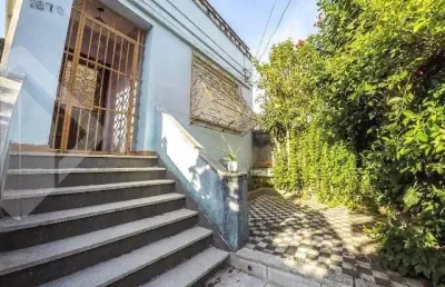 Casa em condomínio fechado com 3 quartos à venda na rua guilherme alves, 1676, petrópolis, porto alegre, 200 m2 por r$ 650.000