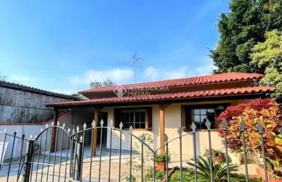 Casa com 2 quartos à venda na rua marcílio dias, 122, formoza, alvorada, 174 m2 por r$ 380.000
