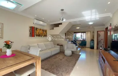 Casa com 3 quartos à venda na rua moacyr godoy ilha, 202, espírito santo, porto alegre, 360 m2 por r$ 890.000