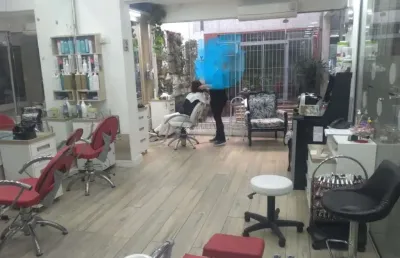 Ponto comercial à venda na rua vinte e quatro de outubro, 636, moinhos de vento, porto alegre, 55 m2 por r$ 299.000