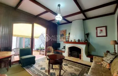 Casa em condomínio fechado com 4 quartos à venda na rua professor ivo corseuil, 129, petrópolis, porto alegre, 400 m2 por r$ 1.500.000