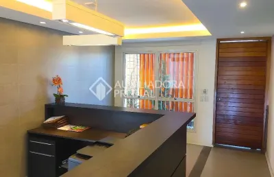 Casa comercial à venda na avenida doutor carlos barbosa, 926, medianeira, porto alegre, 250 m2 por r$ 910.027