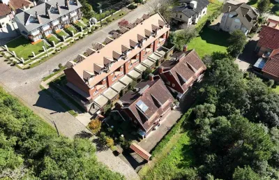 Casa em condomínio fechado com 4 quartos à venda na nagibe galdino da rosa, 613, centro, canela, 180 m2 por r$ 1.190.000