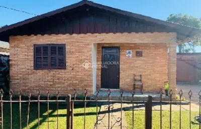 Casa com 2 quartos à venda na batista luzardo, 451, centro, canela, 108 m2 por r$ 980.000
