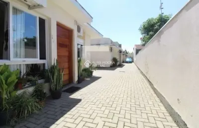 Casa em condomínio fechado com 2 quartos à venda na rua protásio alves, 1004, niterói, canoas, 47 m2 por r$ 230.000