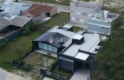 Casa com 2 quartos à venda na rua das azaléias, 384, noiva do mar, xangri-lá, 210 m2 por r$ 1.746.000