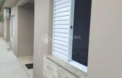 Casa em condomínio fechado com 2 quartos à venda na avenida doutor sezefredo azambuja vieira, 5995, olaria, canoas, 36 m2 por r$ 180.000