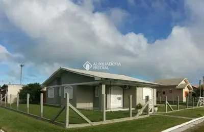 Casa com 3 quartos à venda na linguado, 27, mariluz (distrito), imbé, 200 m2 por r$ 789.000