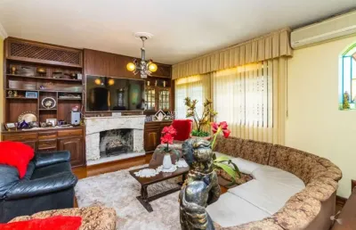 Casa com 7 quartos à venda na rua paissandu, 467, partenon, porto alegre, 720 m2 por r$ 2.340.000