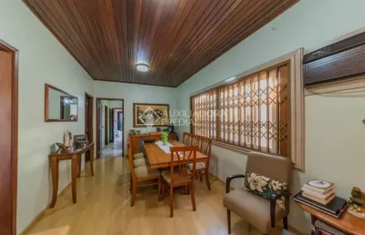 Casa com 3 quartos à venda na avenida benno mentz, 1707, vila ipiranga, porto alegre, 128 m2 por r$ 500.000