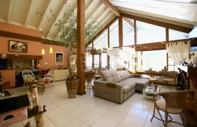 Casa em condomínio fechado com 3 quartos à venda na avenida juca batista, 8000, chapéu do sol, porto alegre, 250 m2 por r$ 1.990.000