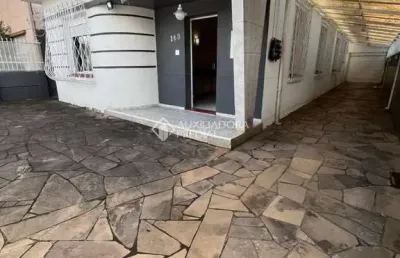 Casa com 3 quartos à venda na rua nossa senhora das graças, 160, glória, porto alegre, 152 m2 por r$ 700.000