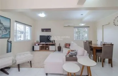 Casa em condomínio fechado com 3 quartos à venda na rua derocy peres da palma, 121, lomba do pinheiro, porto alegre, 108 m2 por r$ 650.000