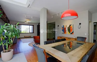 Casa com 4 quartos à venda na rua alfredo schuett, 823, três figueiras, porto alegre, 390 m2 por r$ 2.600.000