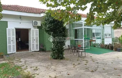 Casa com 5 quartos à venda na avenida cinco de novembro, 56, teresópolis, porto alegre, 250 m2 por r$ 1.350.000