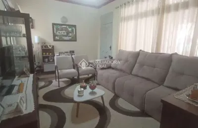 Casa em condomínio fechado com 3 quartos à venda na rua euclydes da cunha, 478, partenon, porto alegre, 176 m2 por r$ 900.000