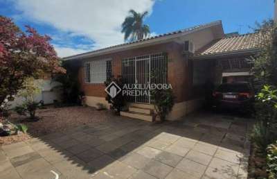 Casa com 5 quartos à venda na rua padre todesco, 454, partenon, porto alegre, 247 m2 por r$ 1.140.000
