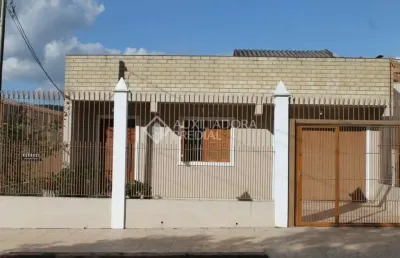 Casa em condomínio fechado com 3 quartos à venda na rua carlos ribeiro da silva, 194, partenon, porto alegre, 200 m2 por r$ 740.000